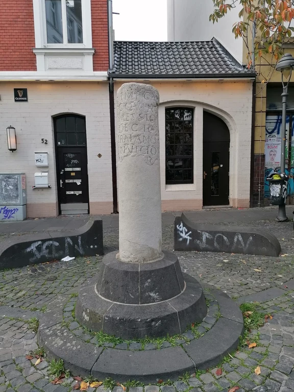 Heerstraße Milestone.jpeg
