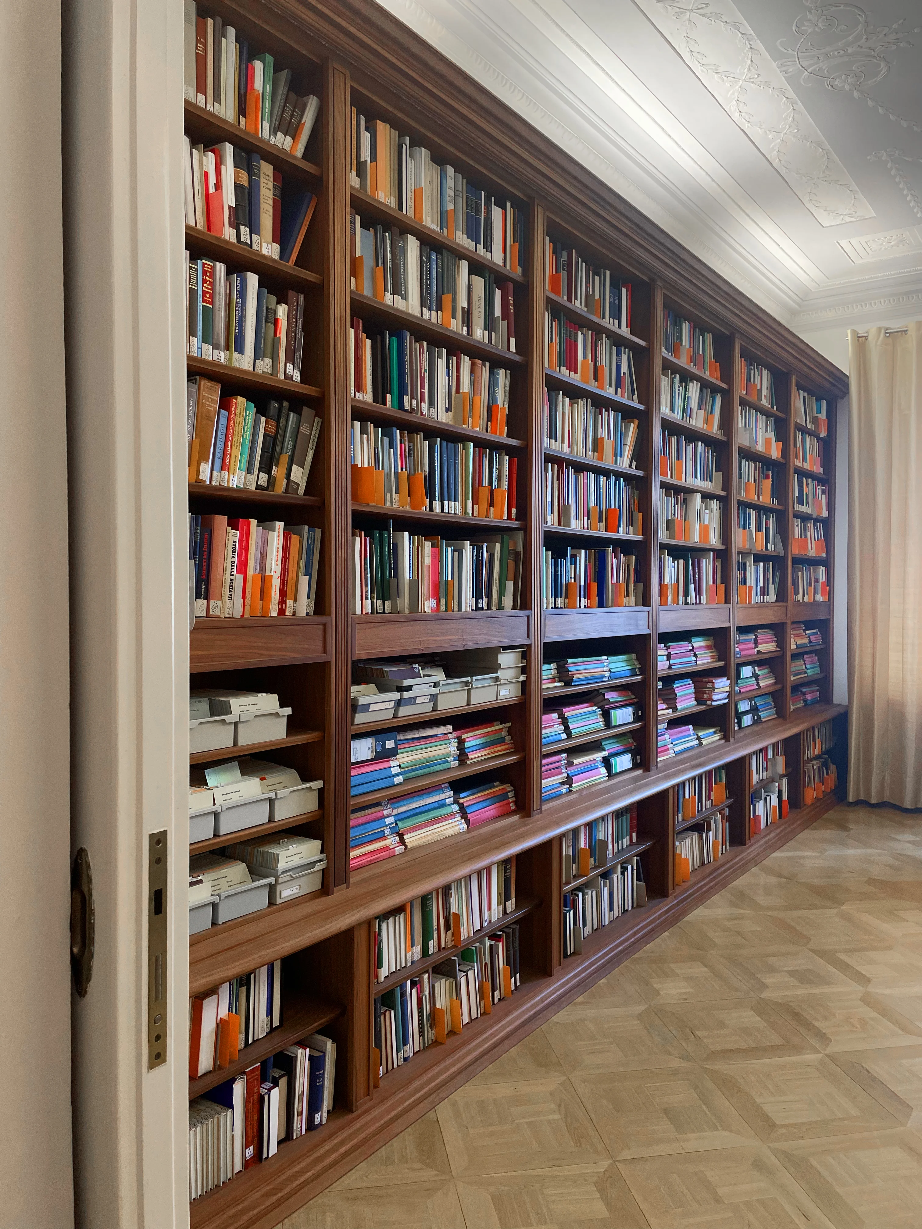 Library of Ancient Slavery (LAS)